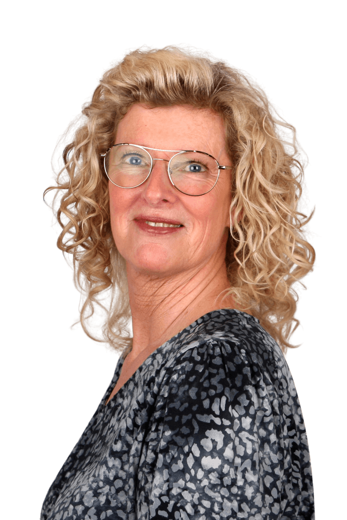 Monique — Gediplomeerd haarstyliste